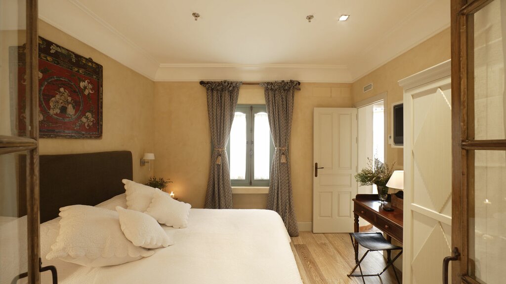 Hotel895