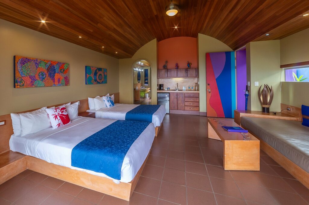 Hotel270