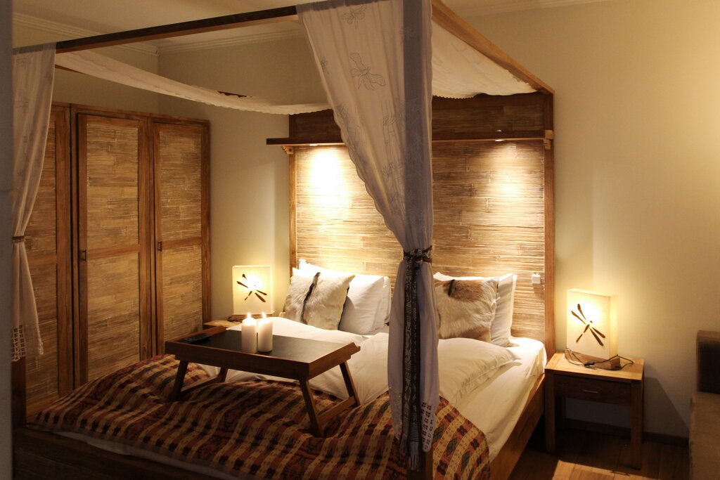 Hotel383