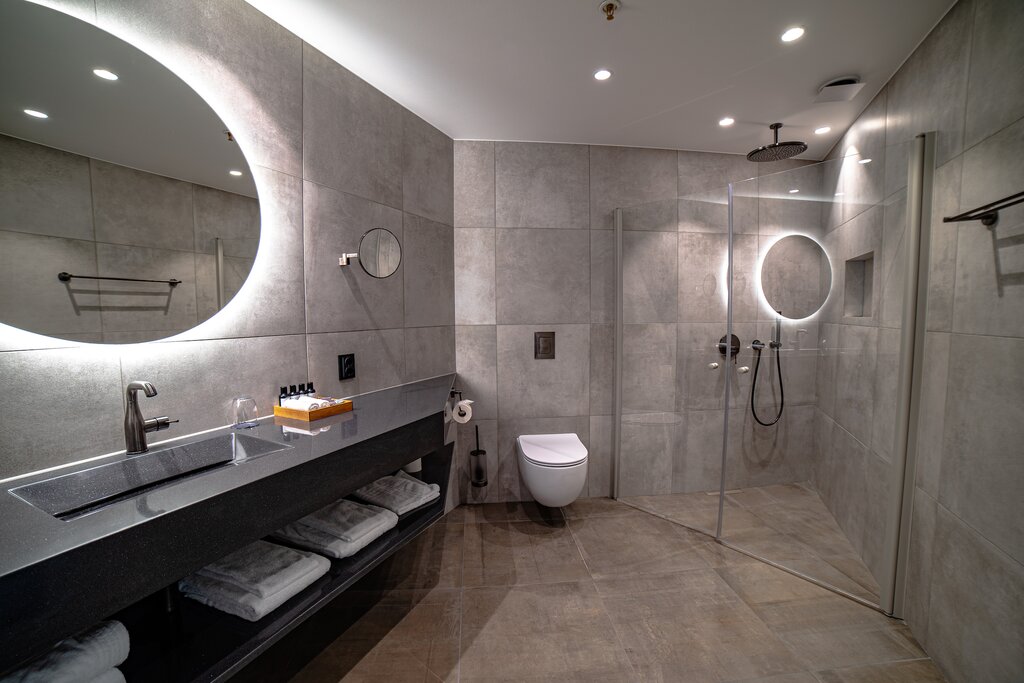 Hotel374