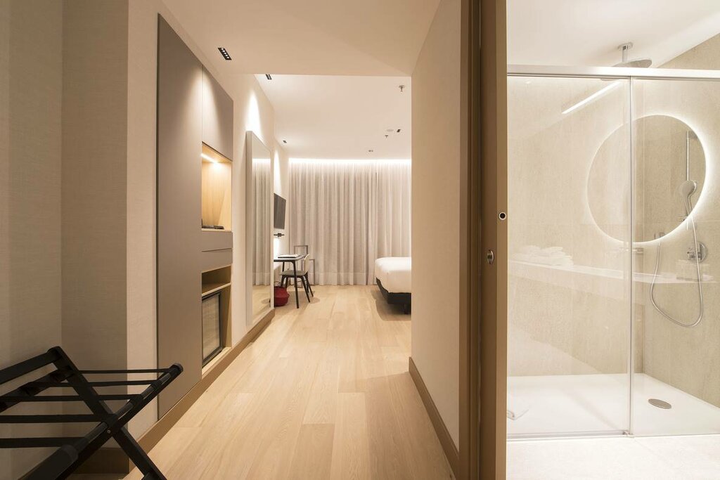 Hotel896