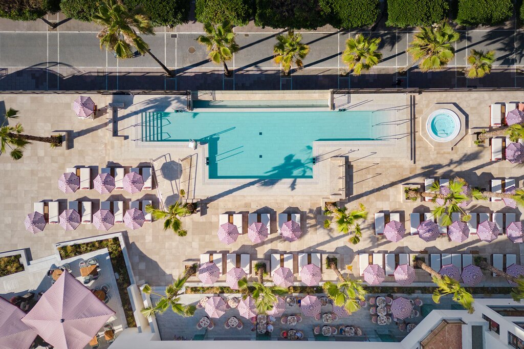 Hotel956