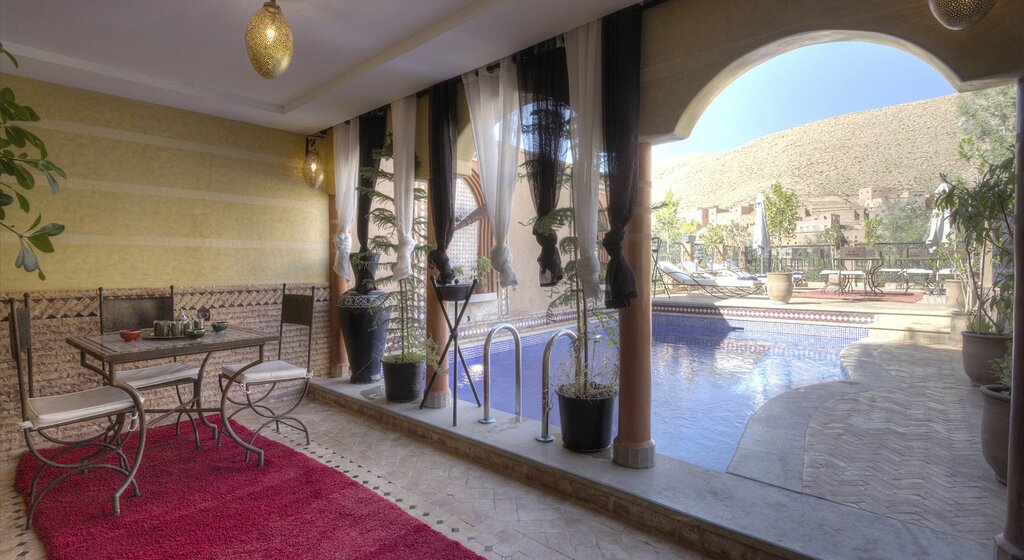 Hotel64