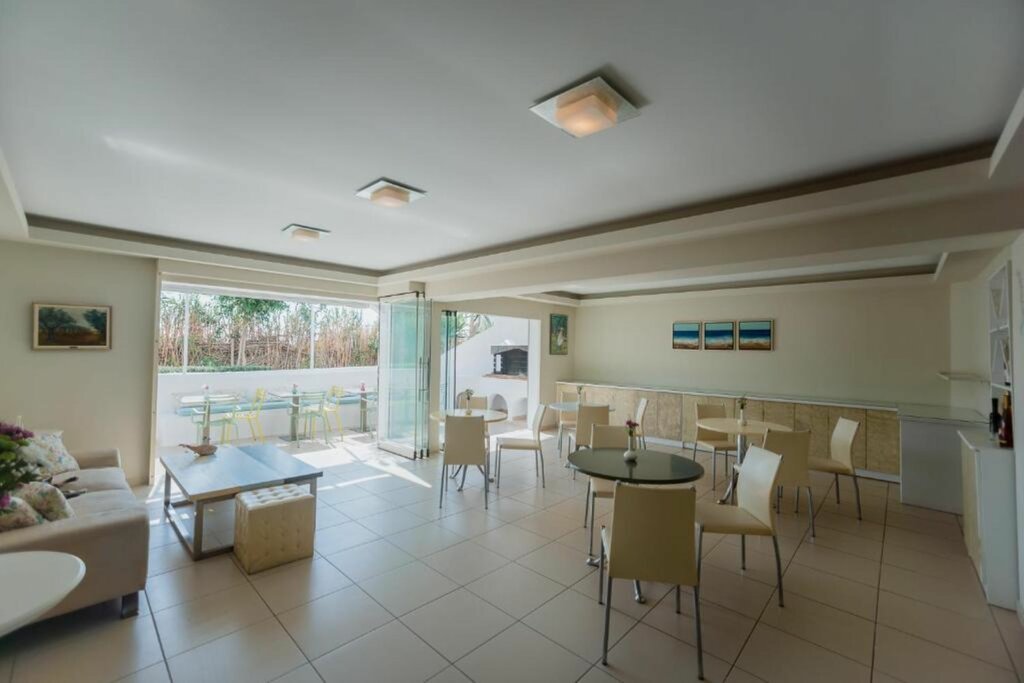 Hotel537