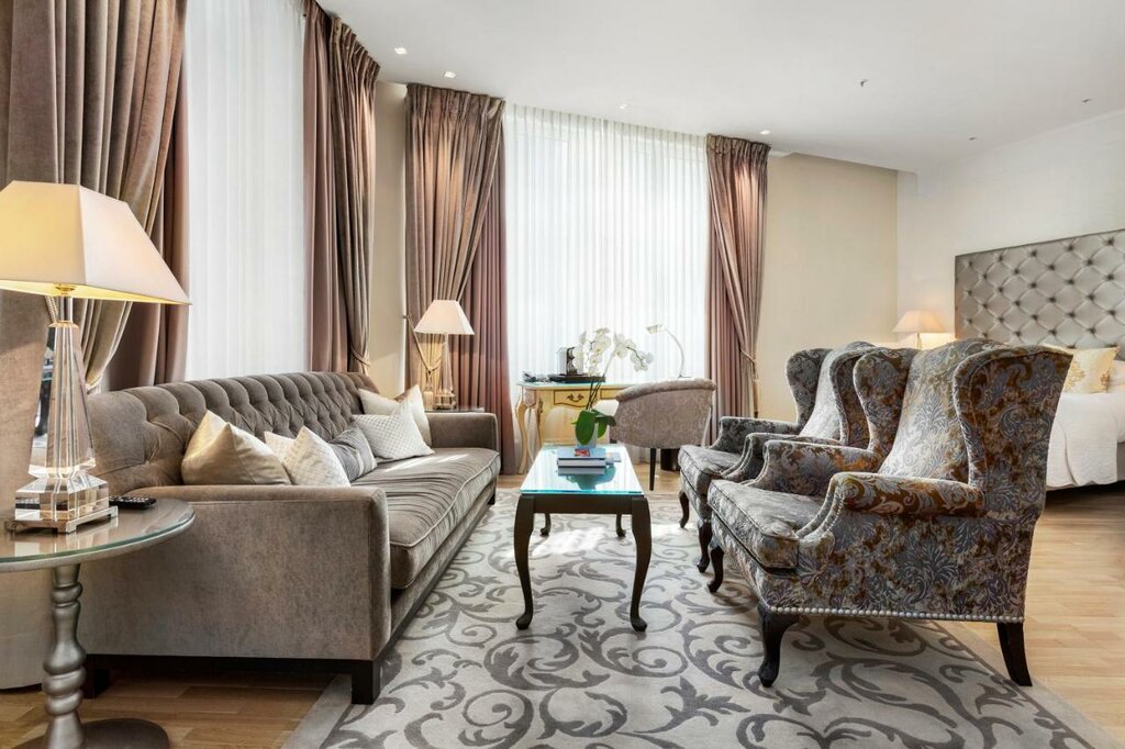 Hotel378