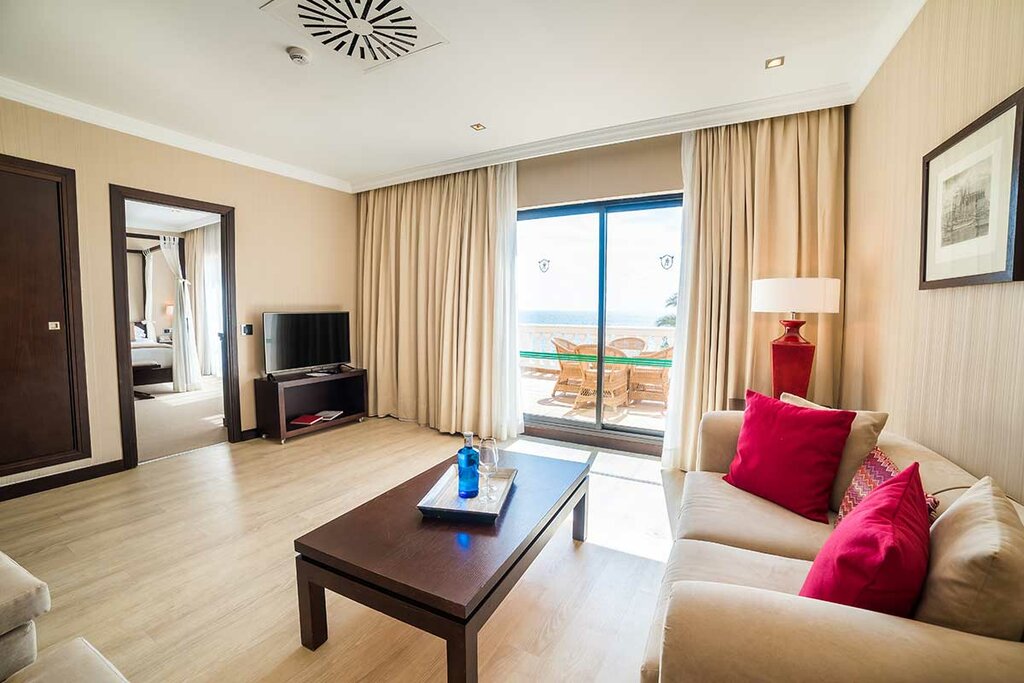 Hotel995