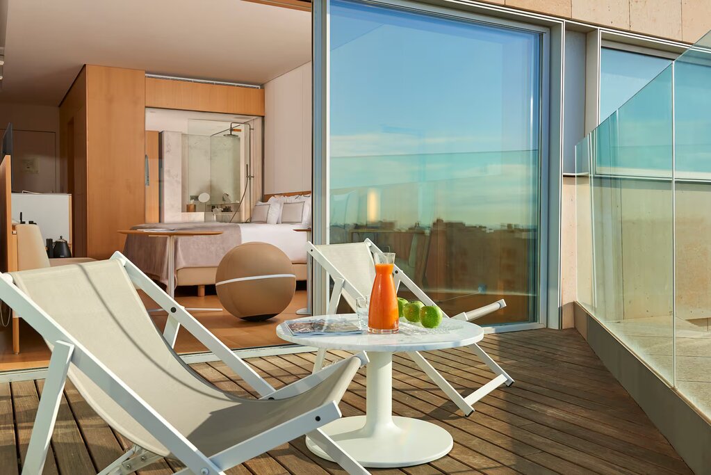 Hotel676