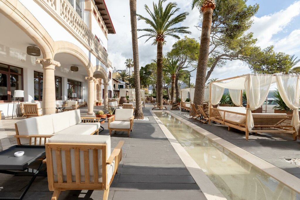 Hotel996