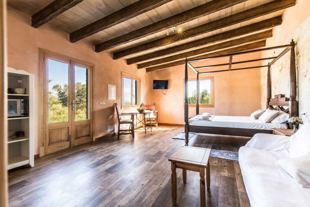 Hotel799