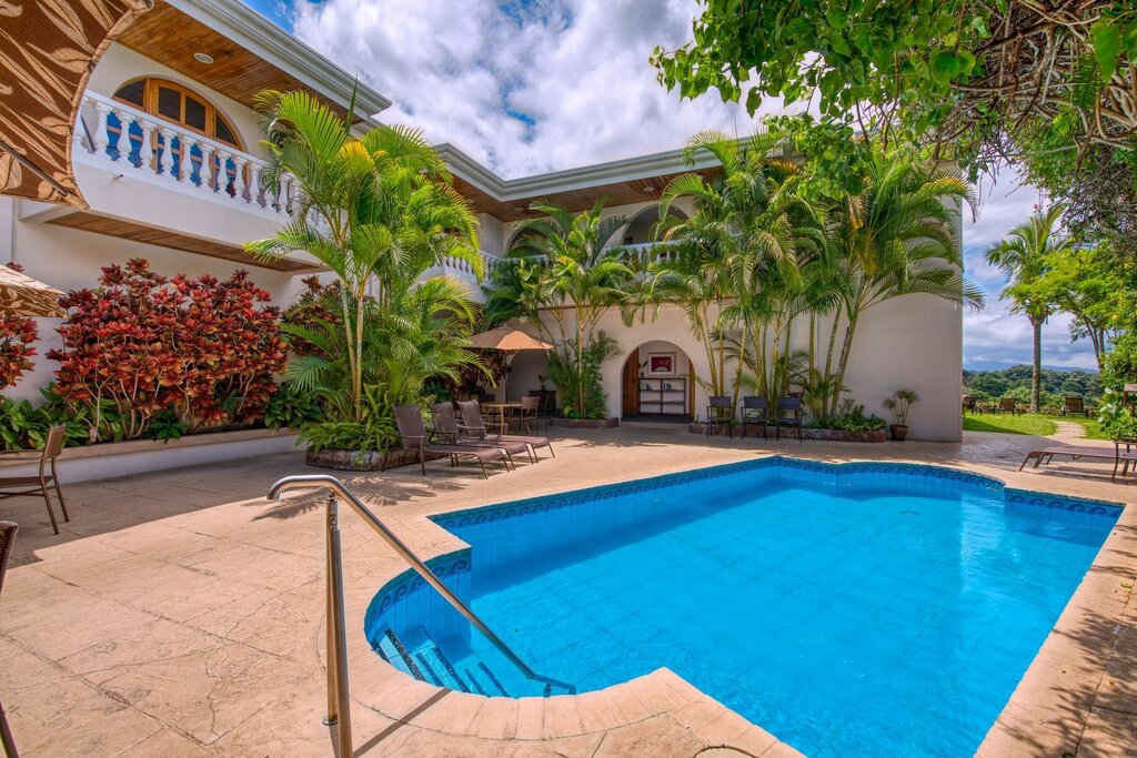 Hotel235