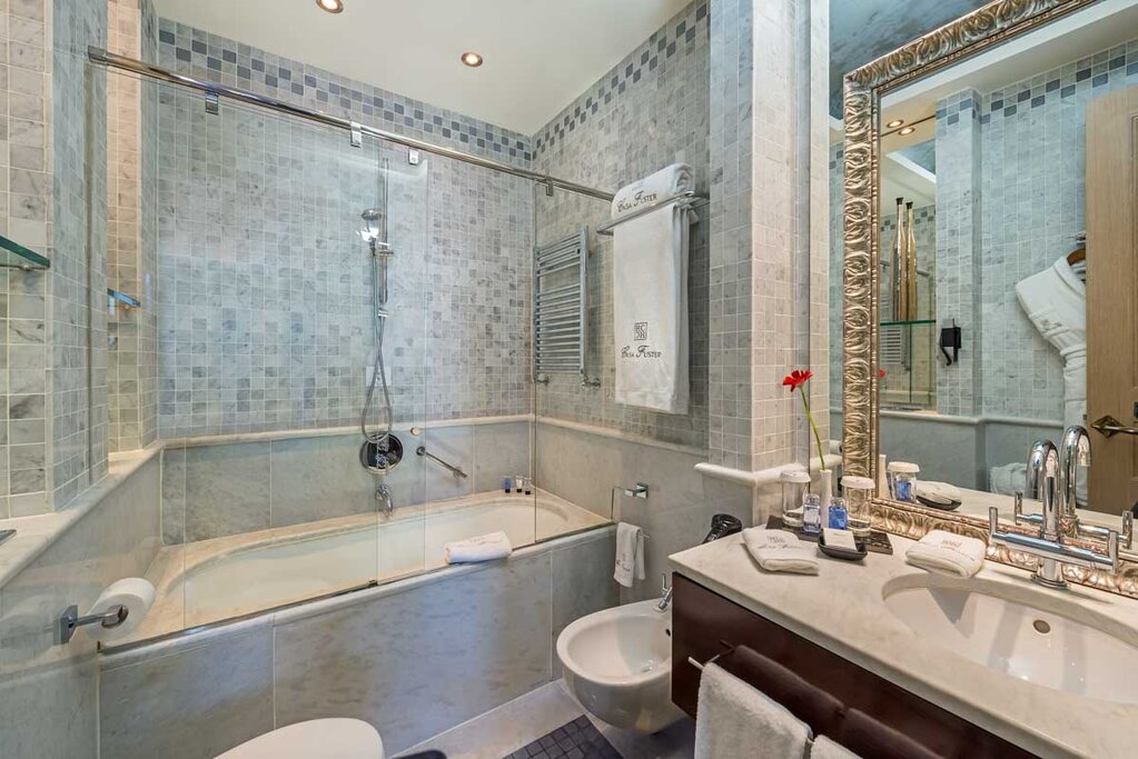 Hotel975