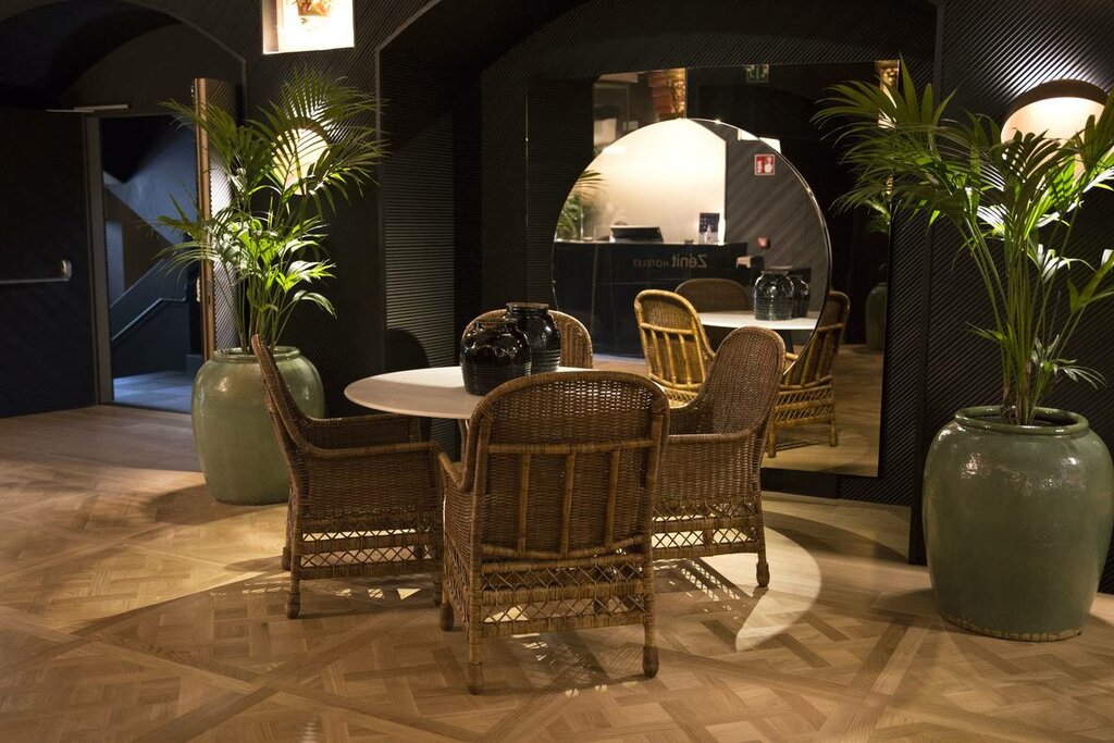 Hotel896