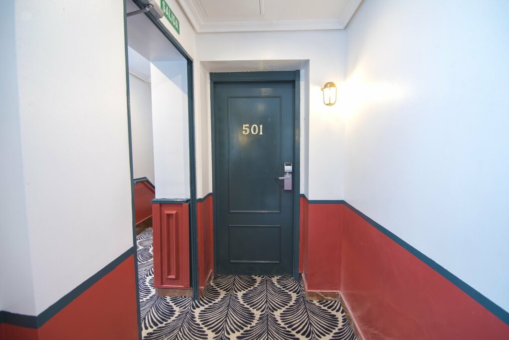 Hotel812
