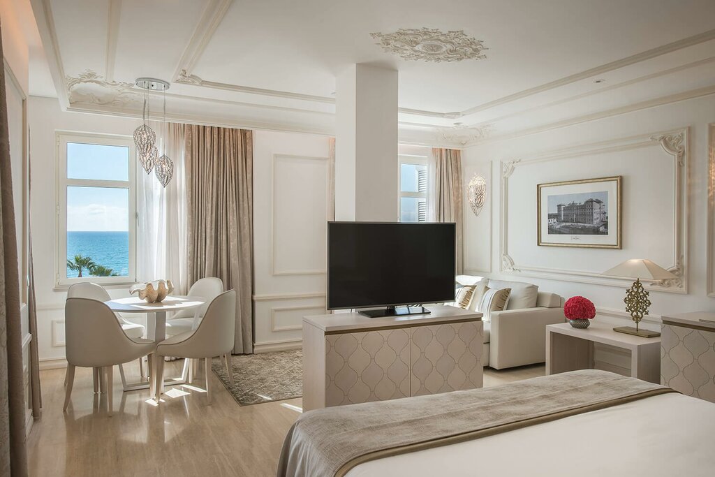 Hotel697