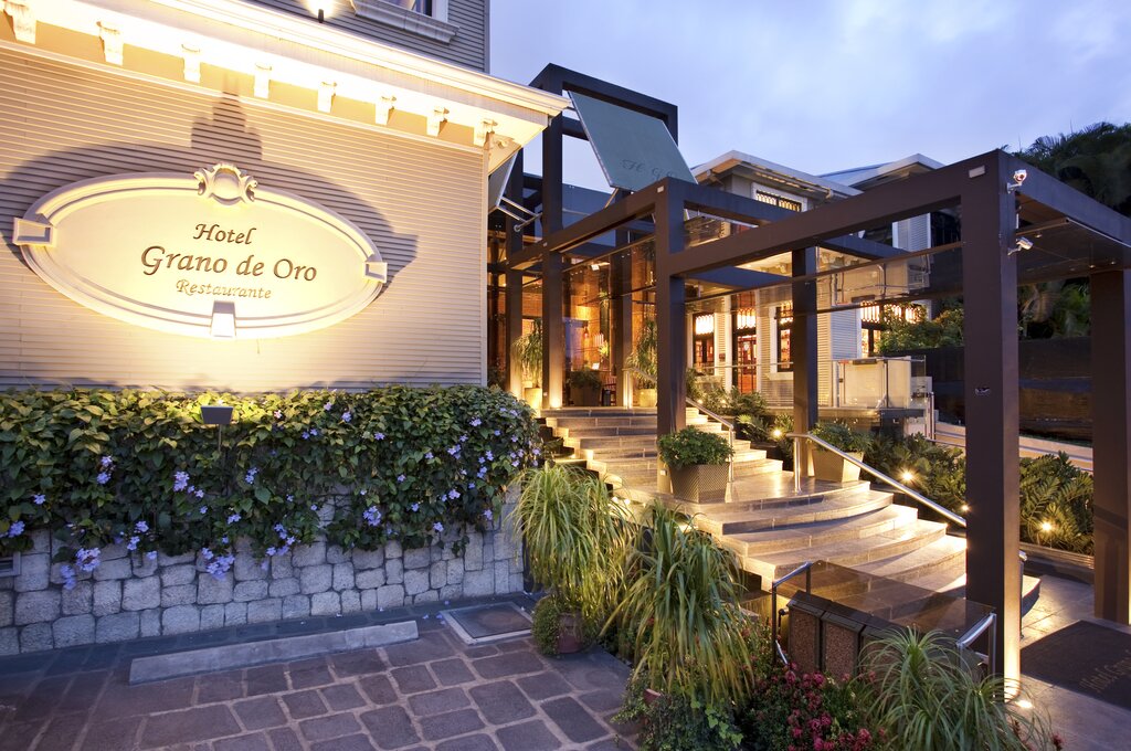 Hotel165