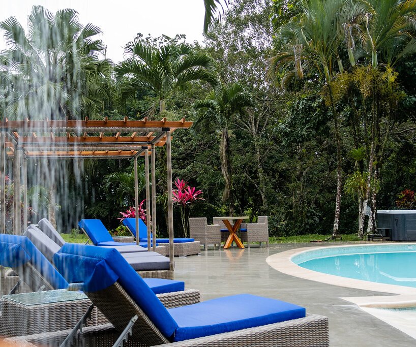 Hotel273