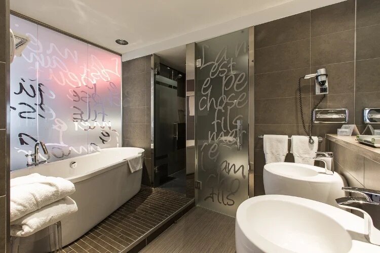 Hotel703