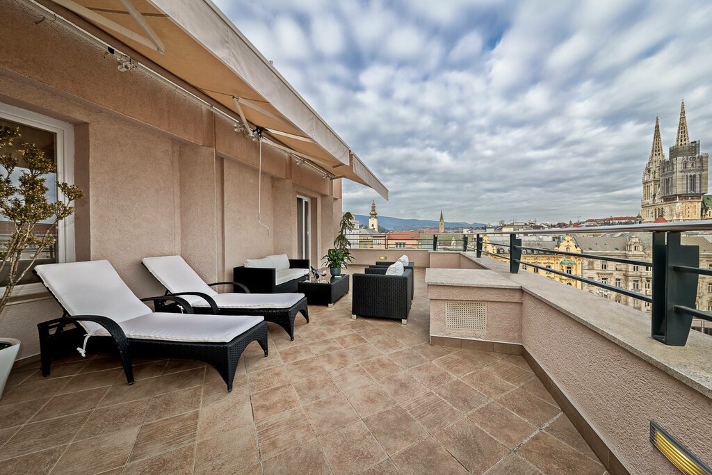 Hotel1336