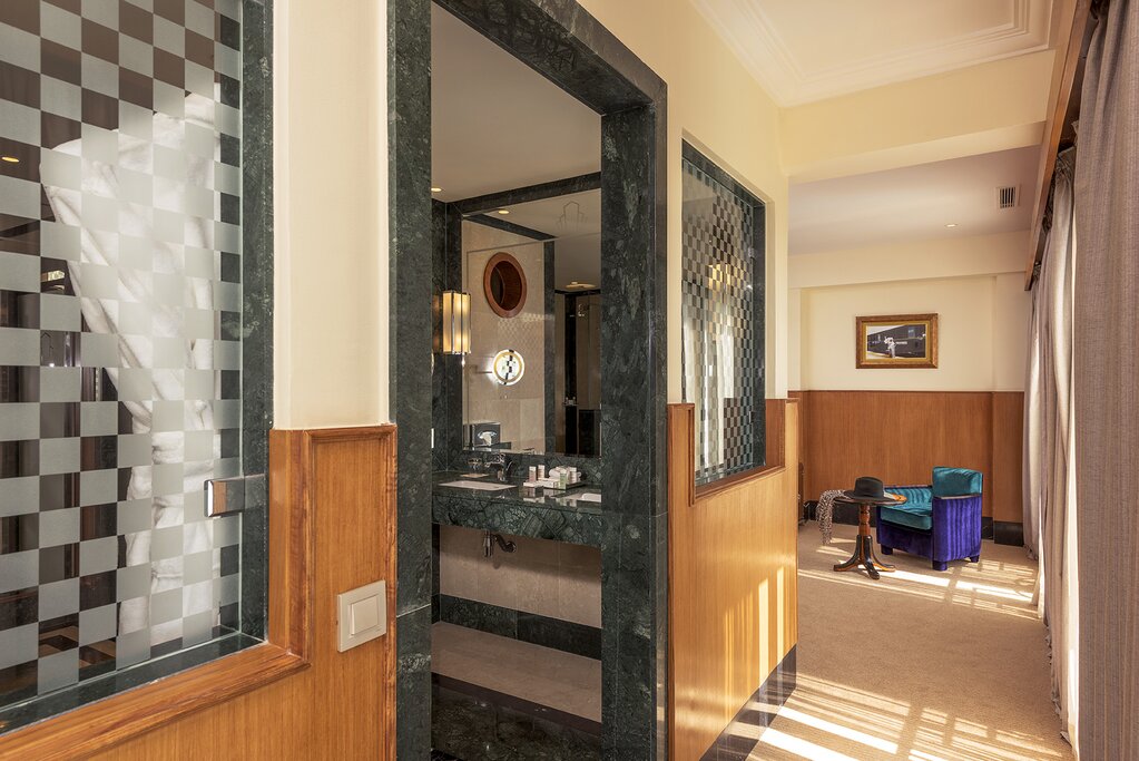 Hotel79