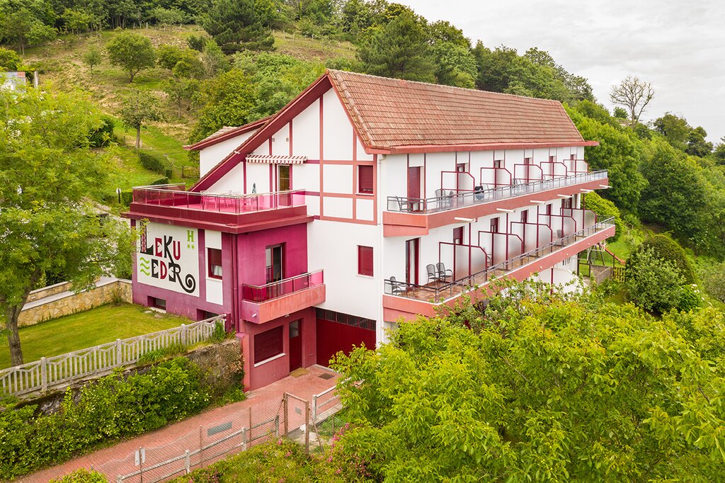 Hotel898