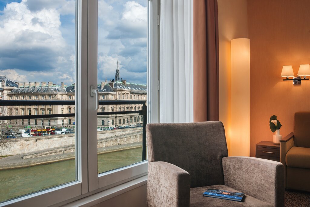 Hotel1295