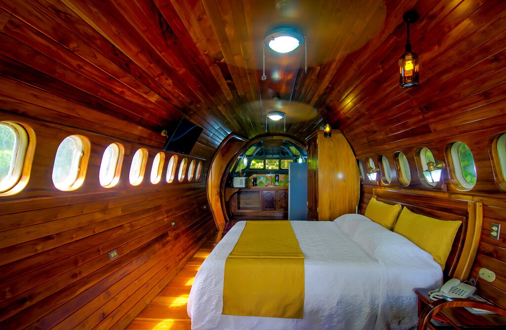 Hotel183