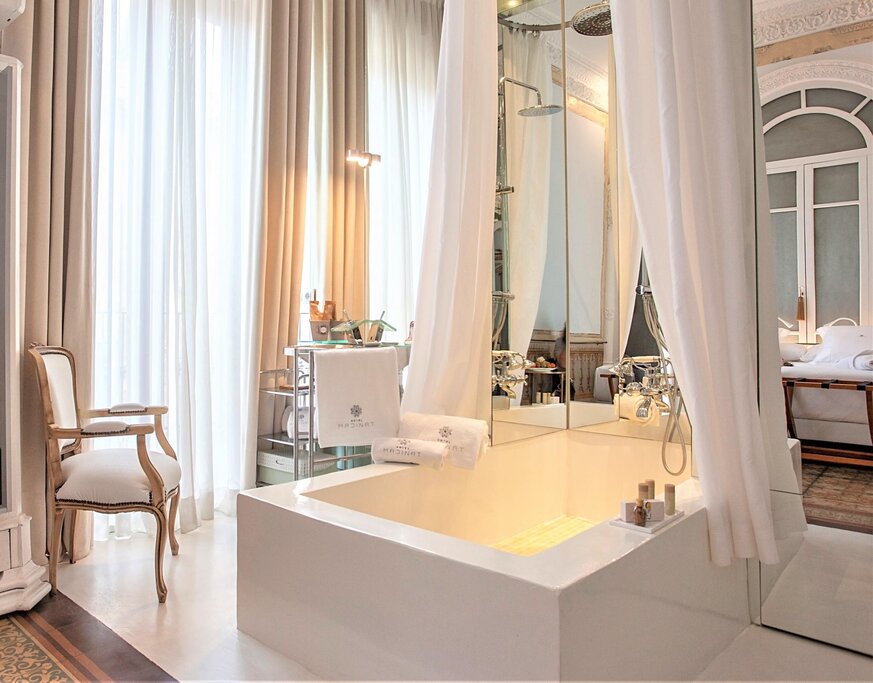 Hotel694