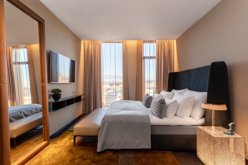 Hotel373