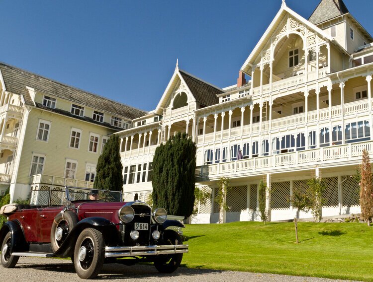Hotel351