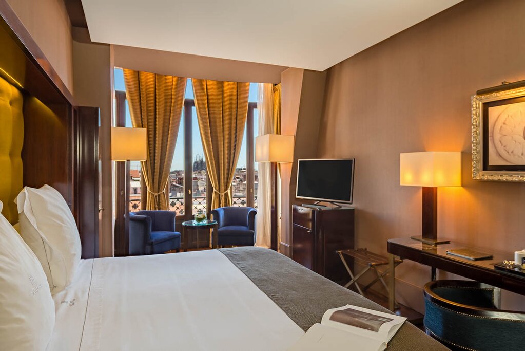Hotel975