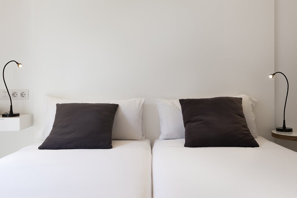 Hotel954