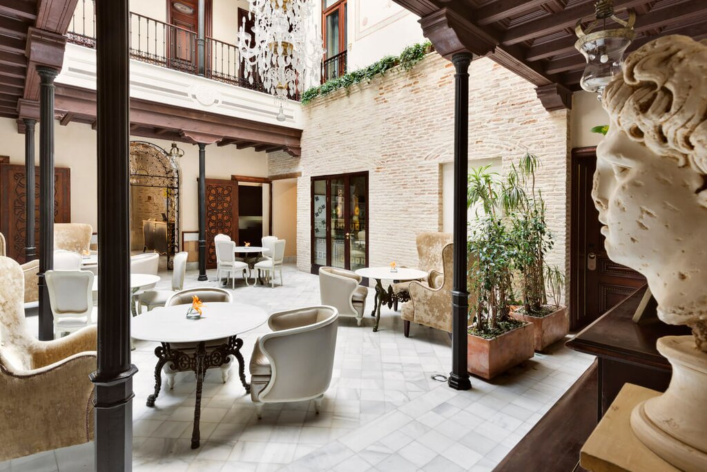 Hotel669