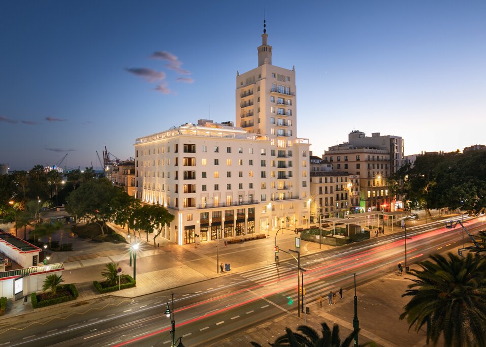 Hotel696