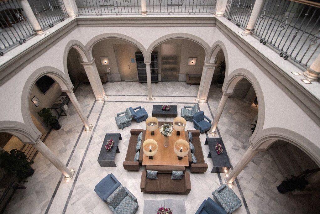 Hotel795
