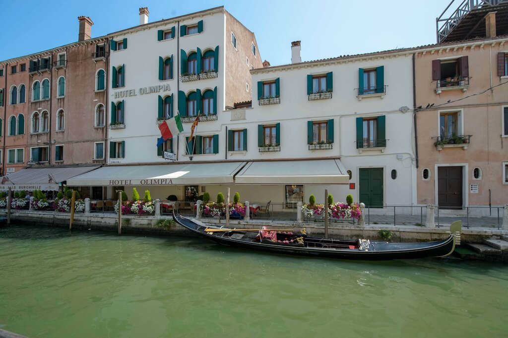 Hotel6