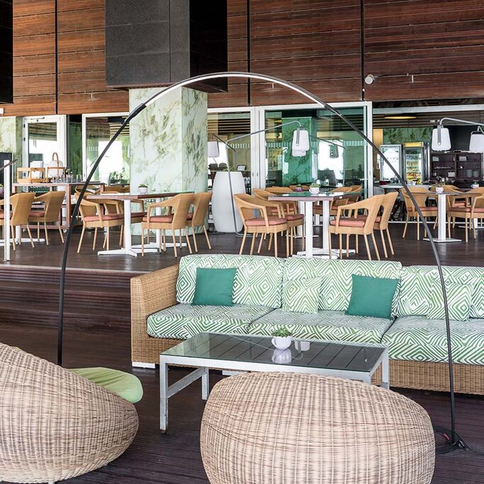Hotel745