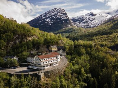 Hotel385