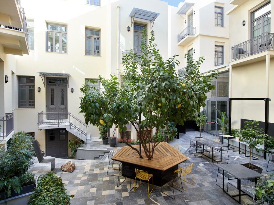 Hotel598