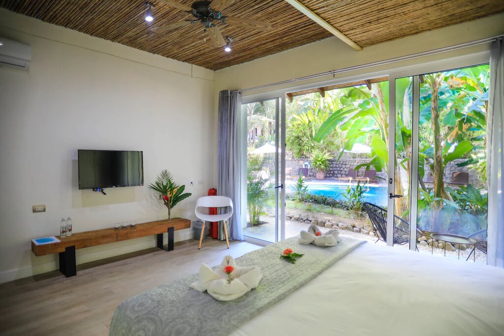 Hotel325