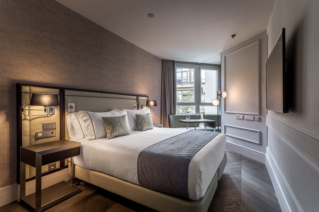 Hotel748