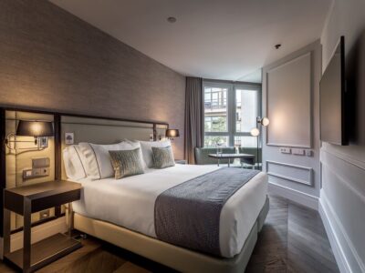 Hotel748
