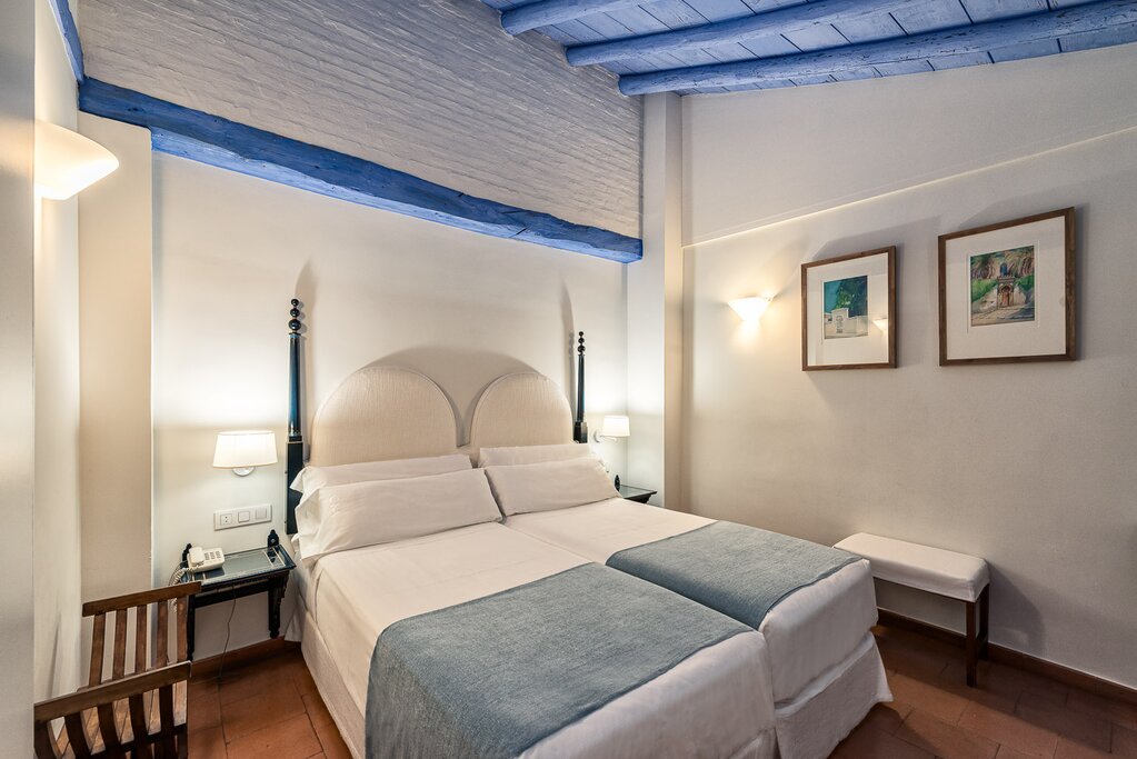 Hotel708