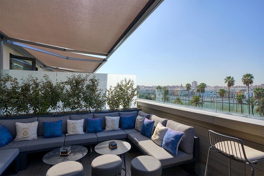 Hotel953