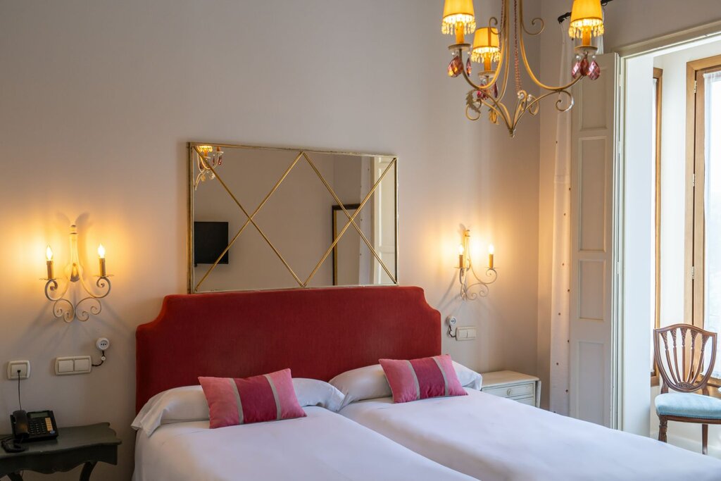 Hotel811