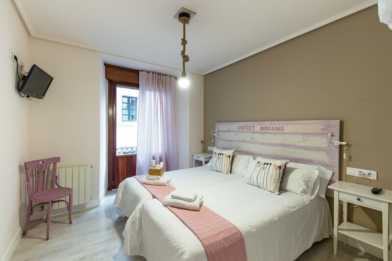 Hotel906
