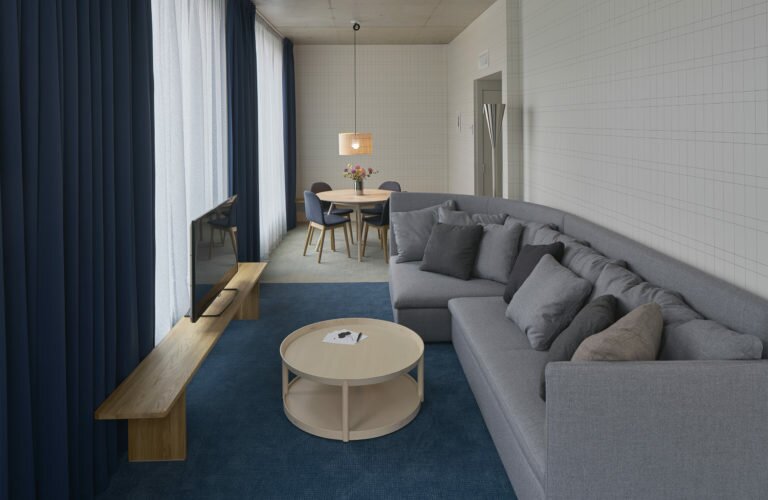Hotel402