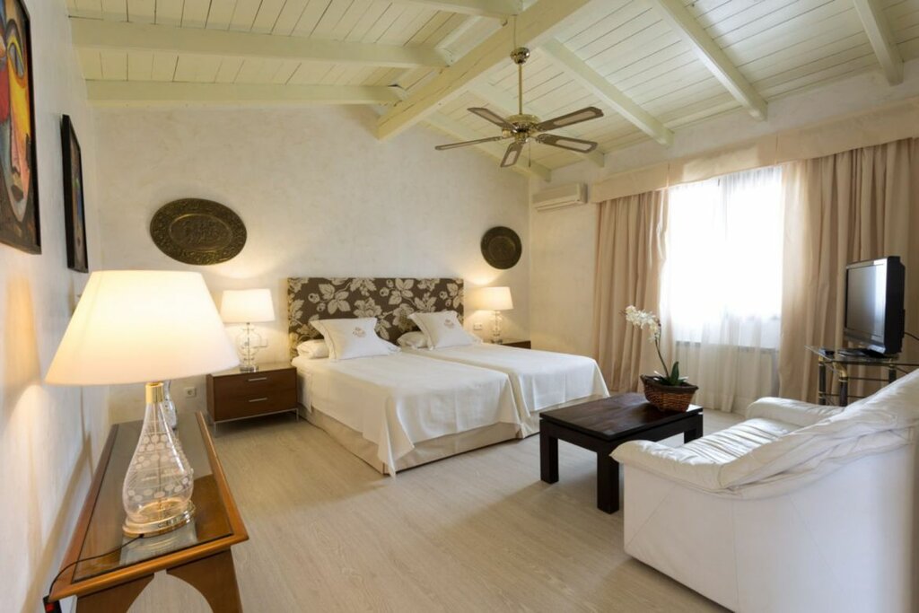 Hotel1099