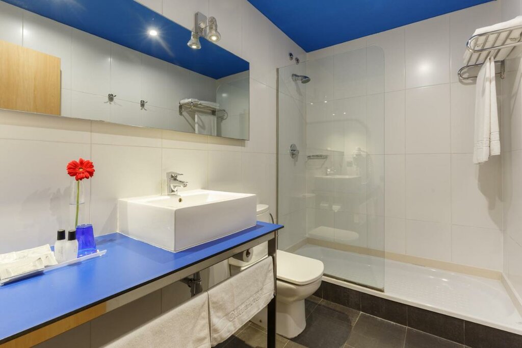 Hotel827