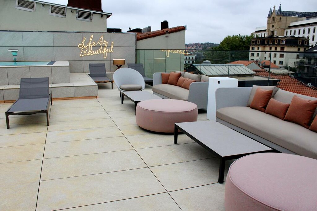 Hotel896