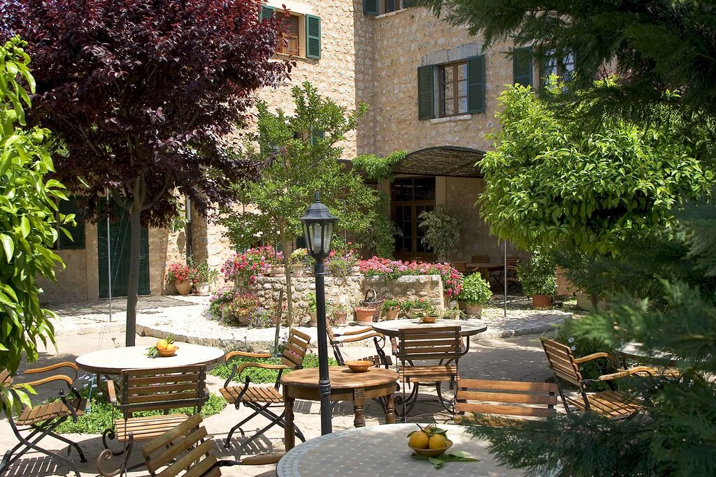 Hotel872
